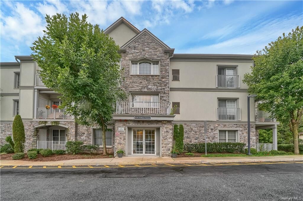 Property Photo: 22 N De Baun Avenue 105 NY 10901