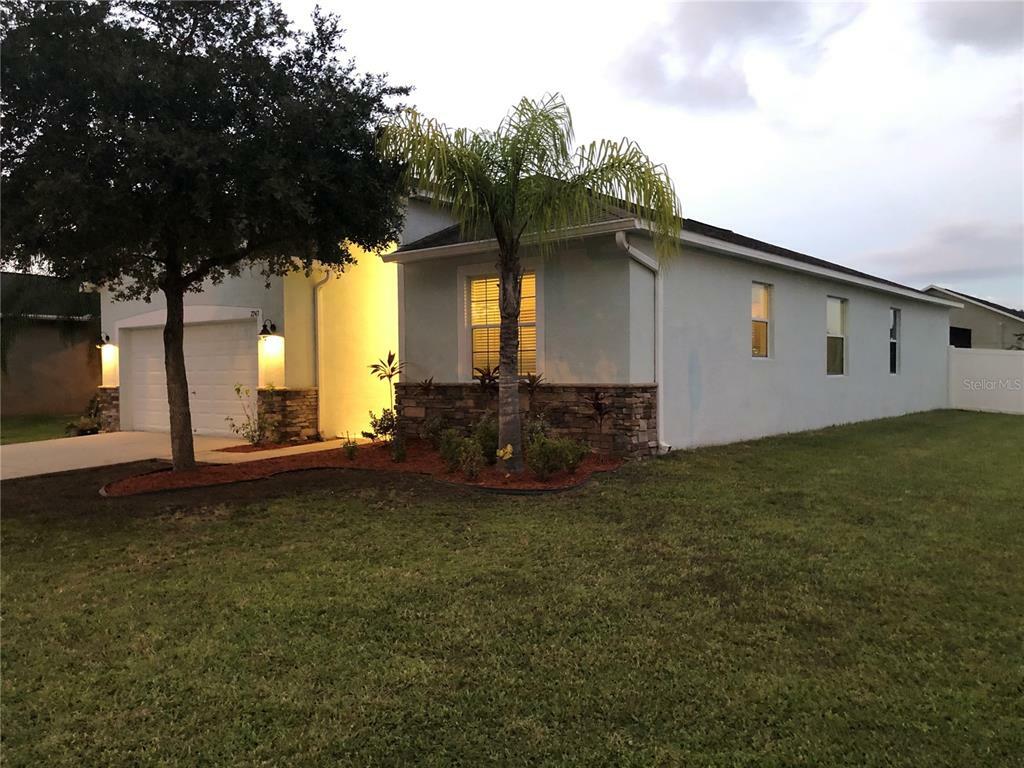 Property Photo:  7243 Cedarcrest Boulevard  FL 33810 