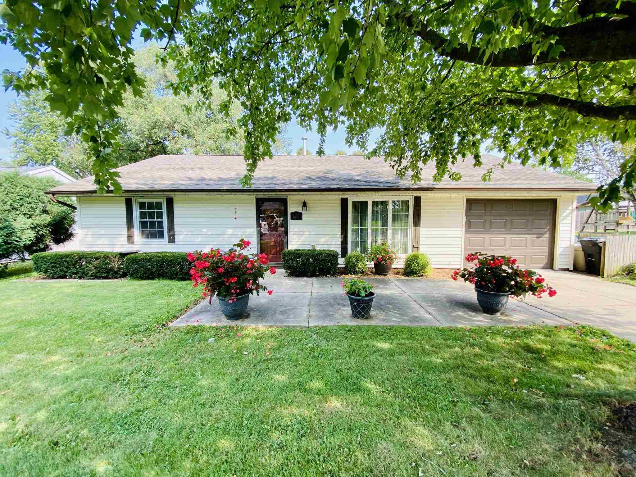 Property Photo:  1567 Edgebrook  IL 61401 