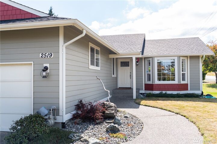 Property Photo:  2519 W 2nd St  WA 98221 