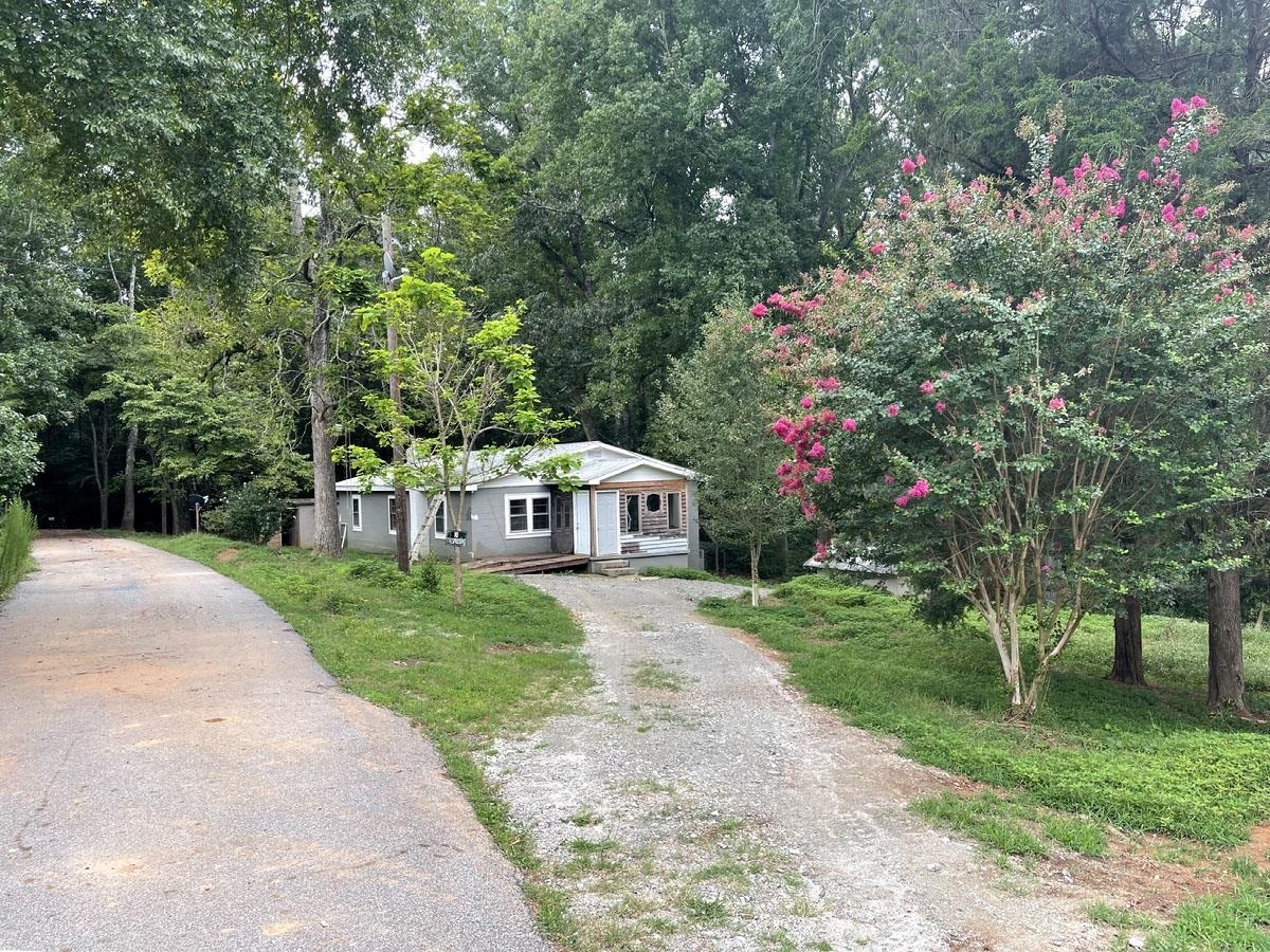 Property Photo:  1130 Lake St  SC 29330-000 