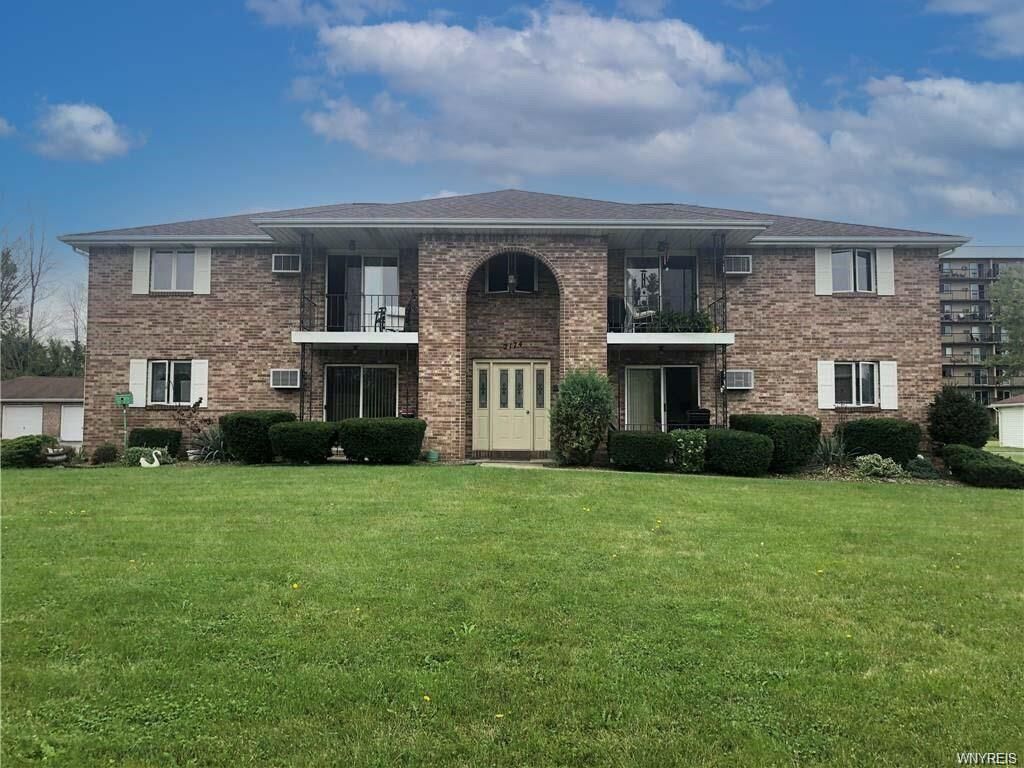 Property Photo: 2174 Violet Circle NY 14304