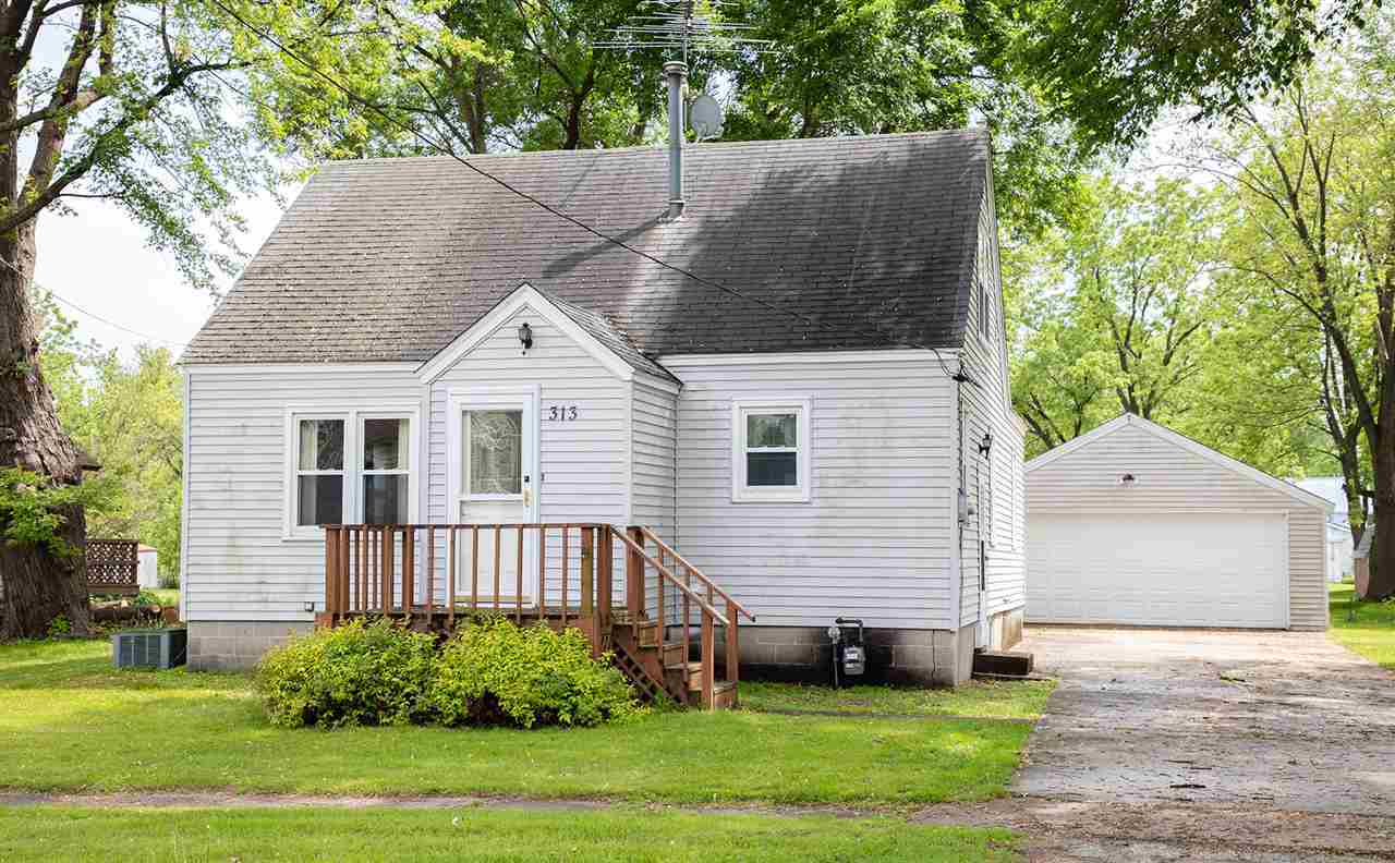 Property Photo:  313 Livingston St  IA 50658 