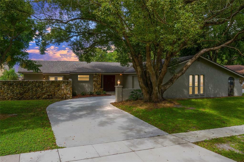 Property Photo:  402 Seville Avenue  FL 32714 