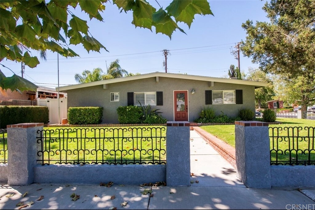 Property Photo:  27573 Santa Clarita Road  CA 91350 