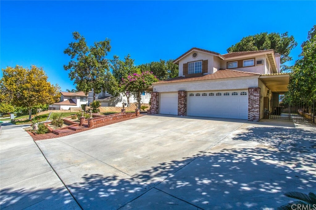 Property Photo:  11767 Knightsbridge Place  CA 92354 