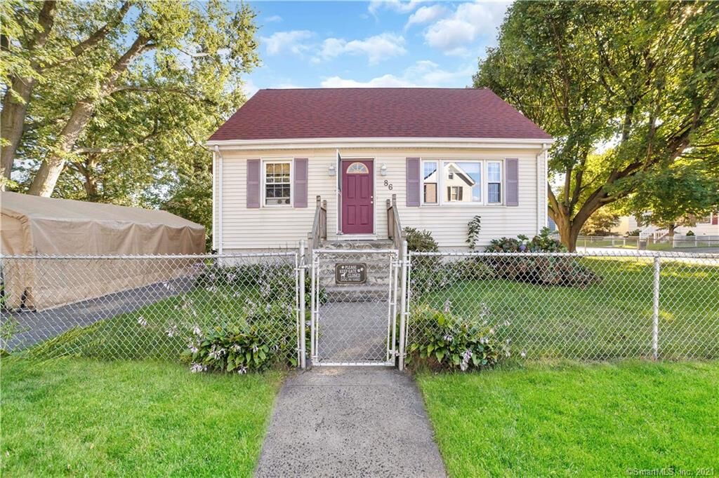 Property Photo:  86 Roosevelt Avenue  CT 06615 