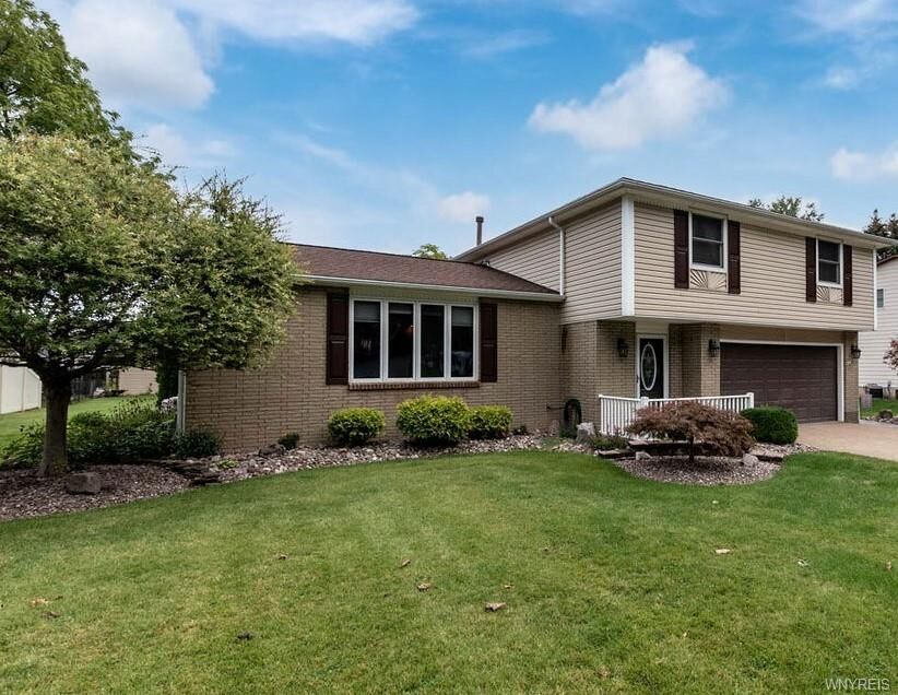 Property Photo:  81 Birkshire Drive  NY 14072 