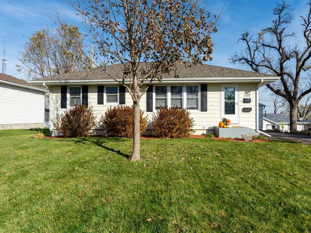 Property Photo:  1170 Longview Drive  IA 52302 