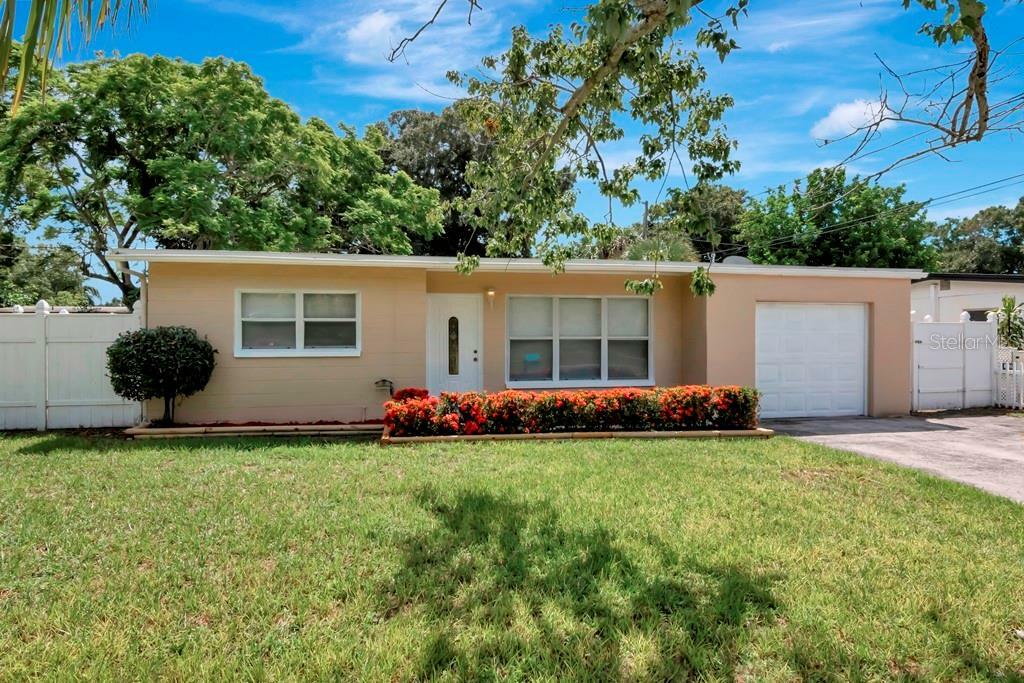 Property Photo:  9232 90th Avenue  FL 33777 