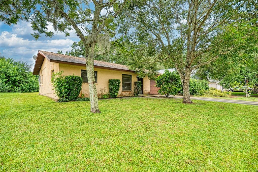 Property Photo:  924 Laurel Avenue  FL 34285 