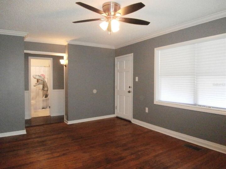 Property Photo: 123 E Lady Lake Boulevard FL 32159