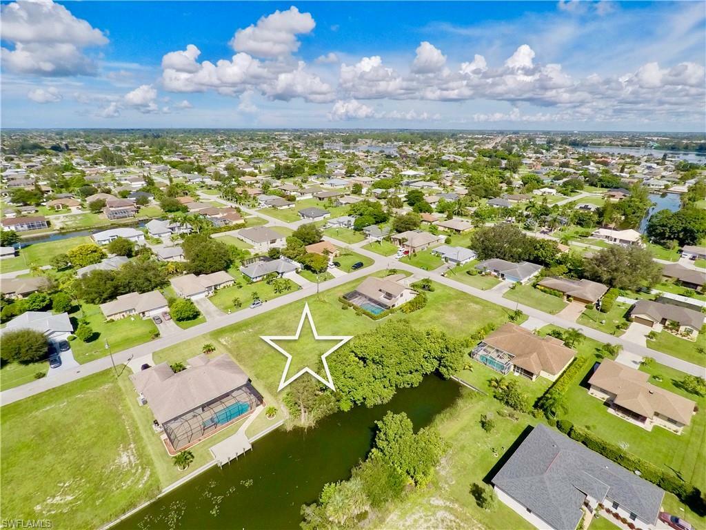 Property Photo:  1327 SW 1st Avenue  FL 33991 