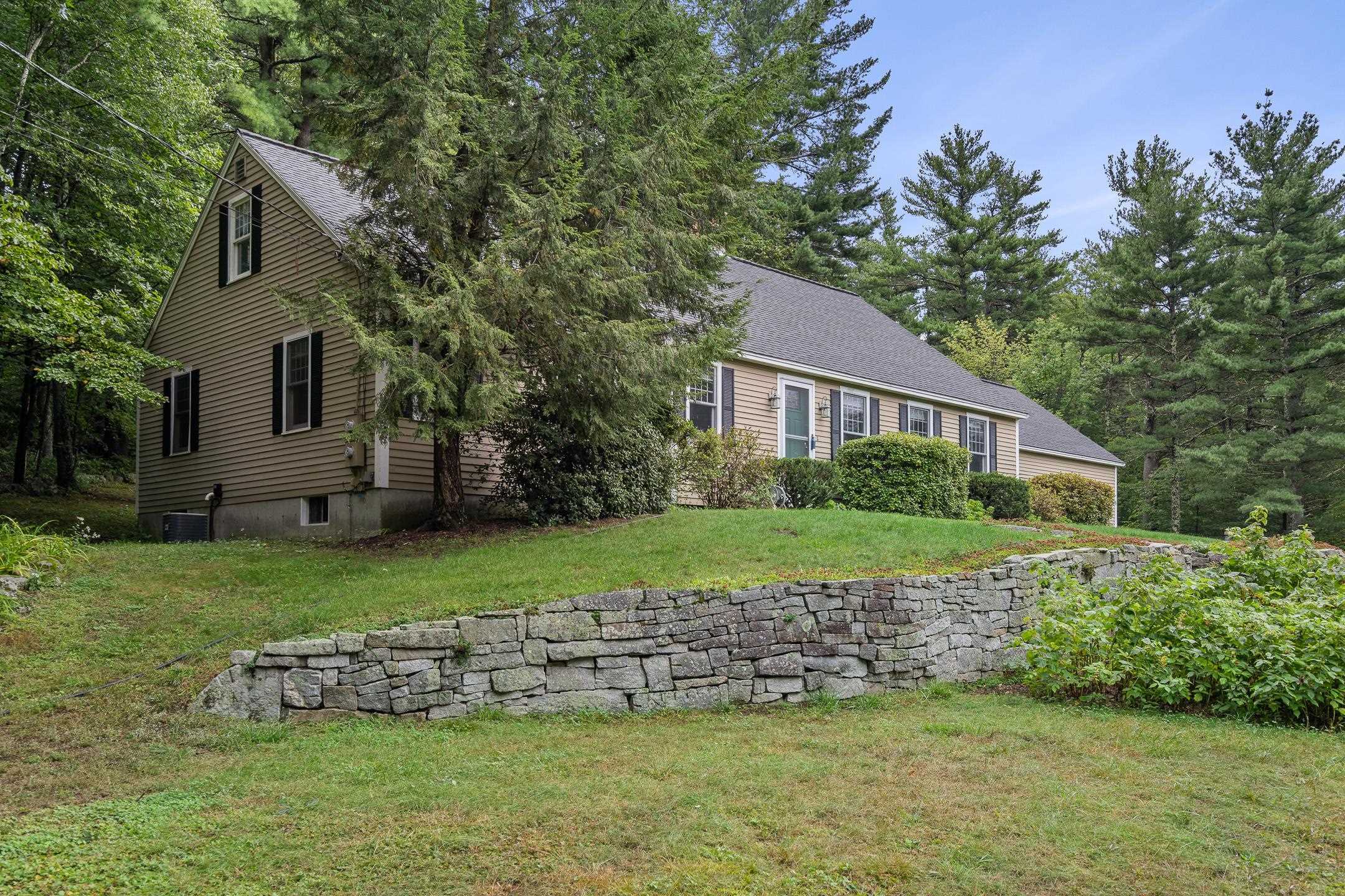 Property Photo:  16 Highland Drive  NH 03031 