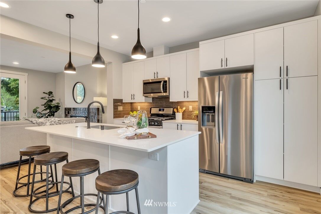 Property Photo:  22423  77th Avenue W A1  WA 98026 