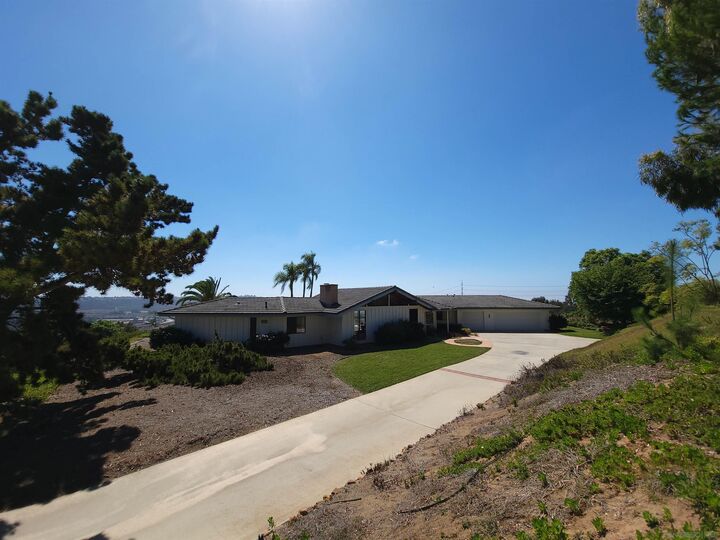 Property Photo:  4575 Vista De La Patria  CA 92014 