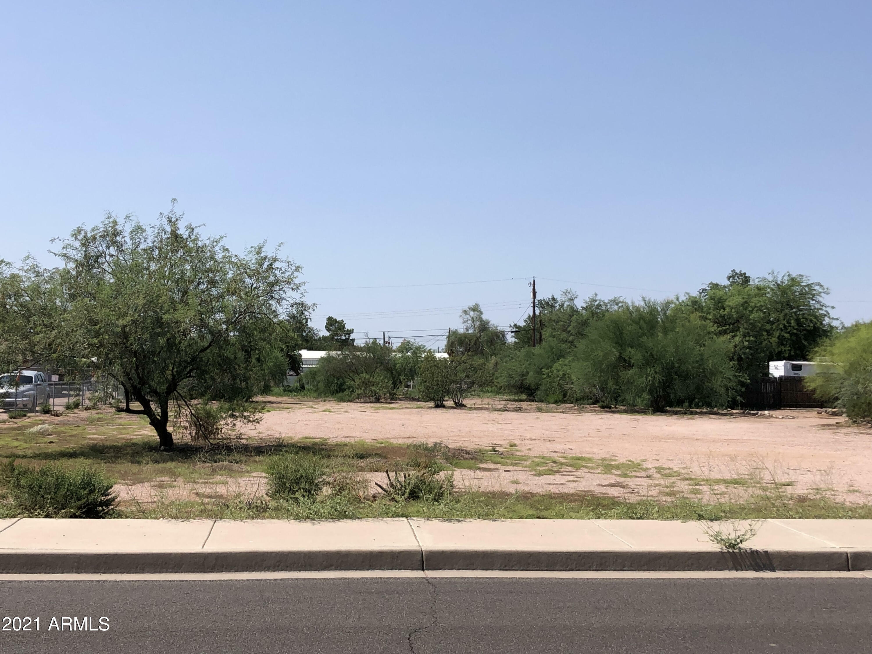 Property Photo:  412 N Ironwood Drive  AZ 85120 