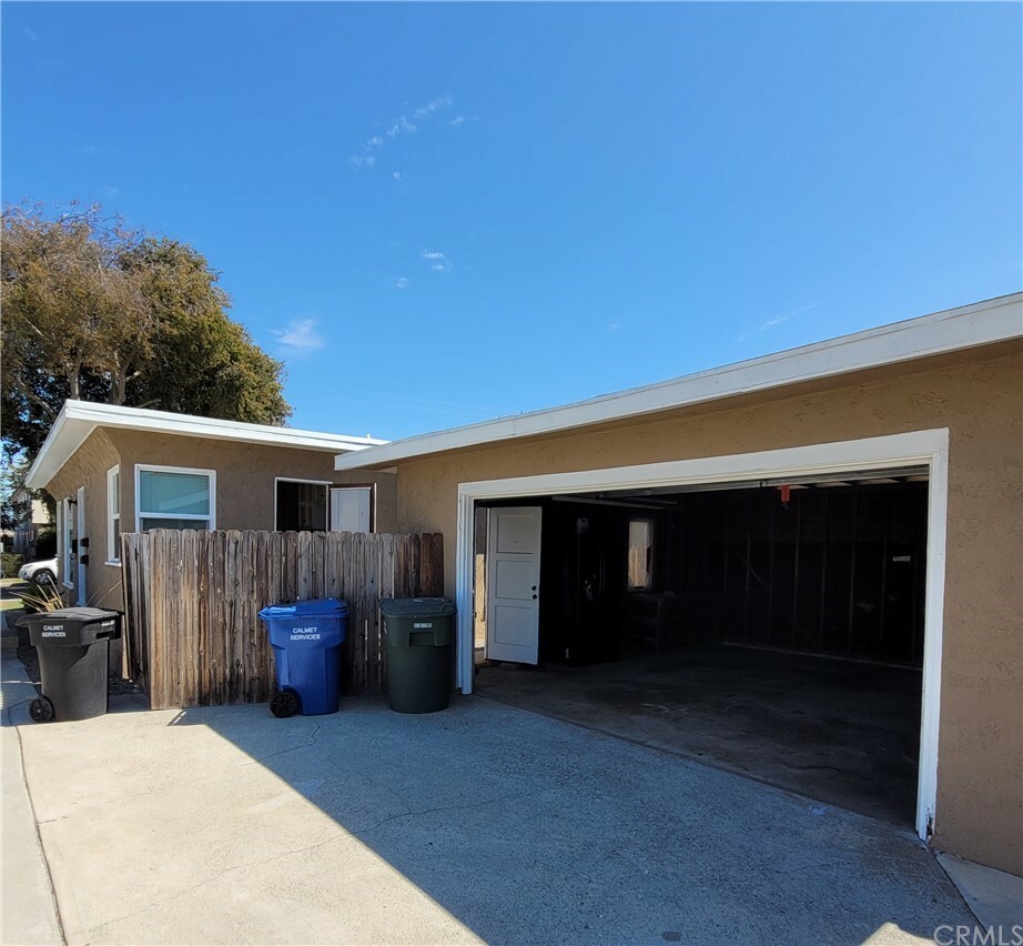 Property Photo:  24827 Oak Street  CA 90717 