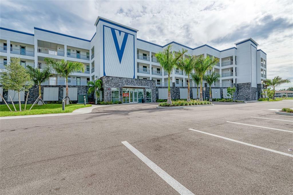 Property Photo: 1425 Park Beach Cir 1411 FL 33950