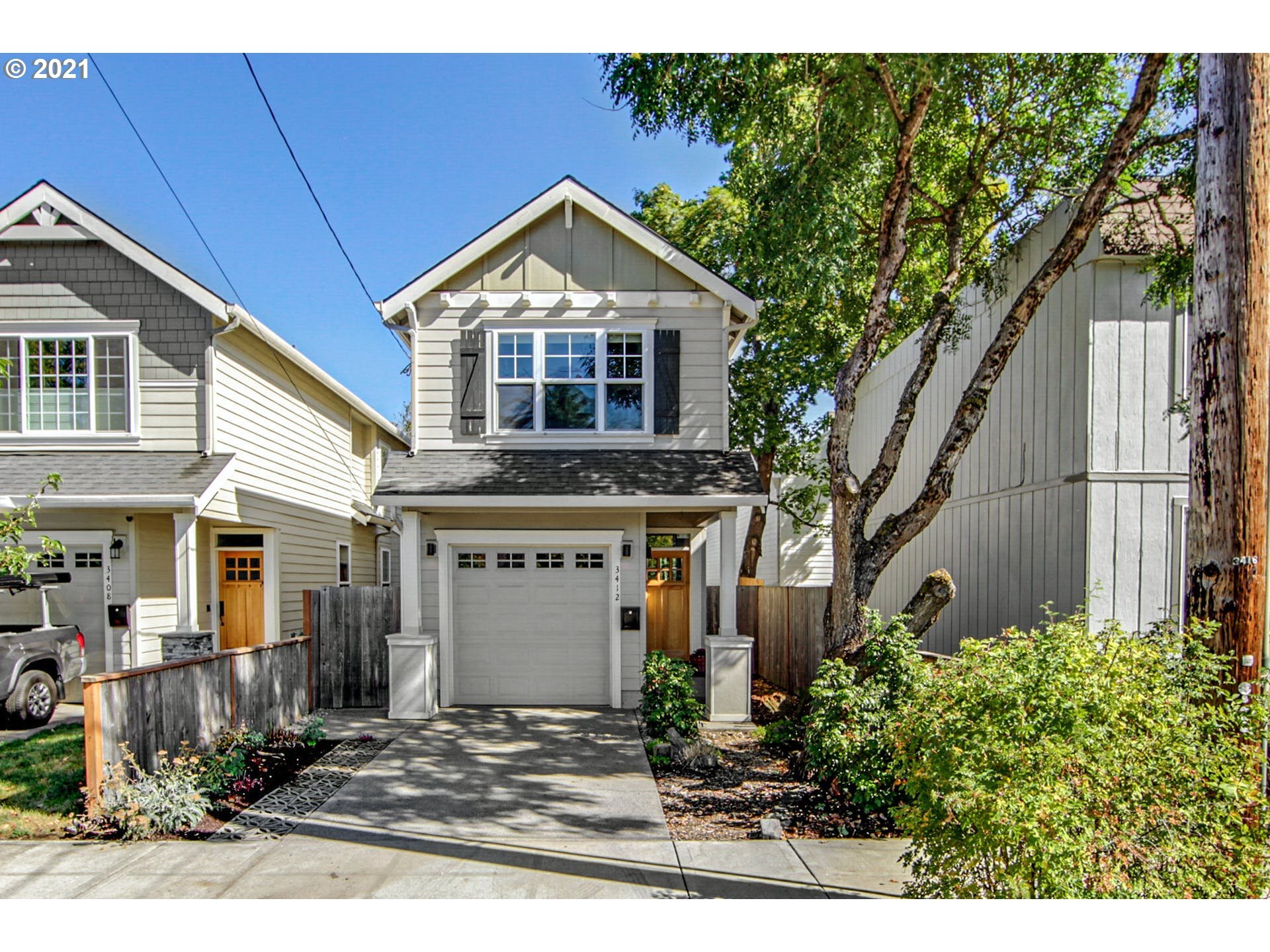 Property Photo: 3412 SE 77th Ave OR 97206