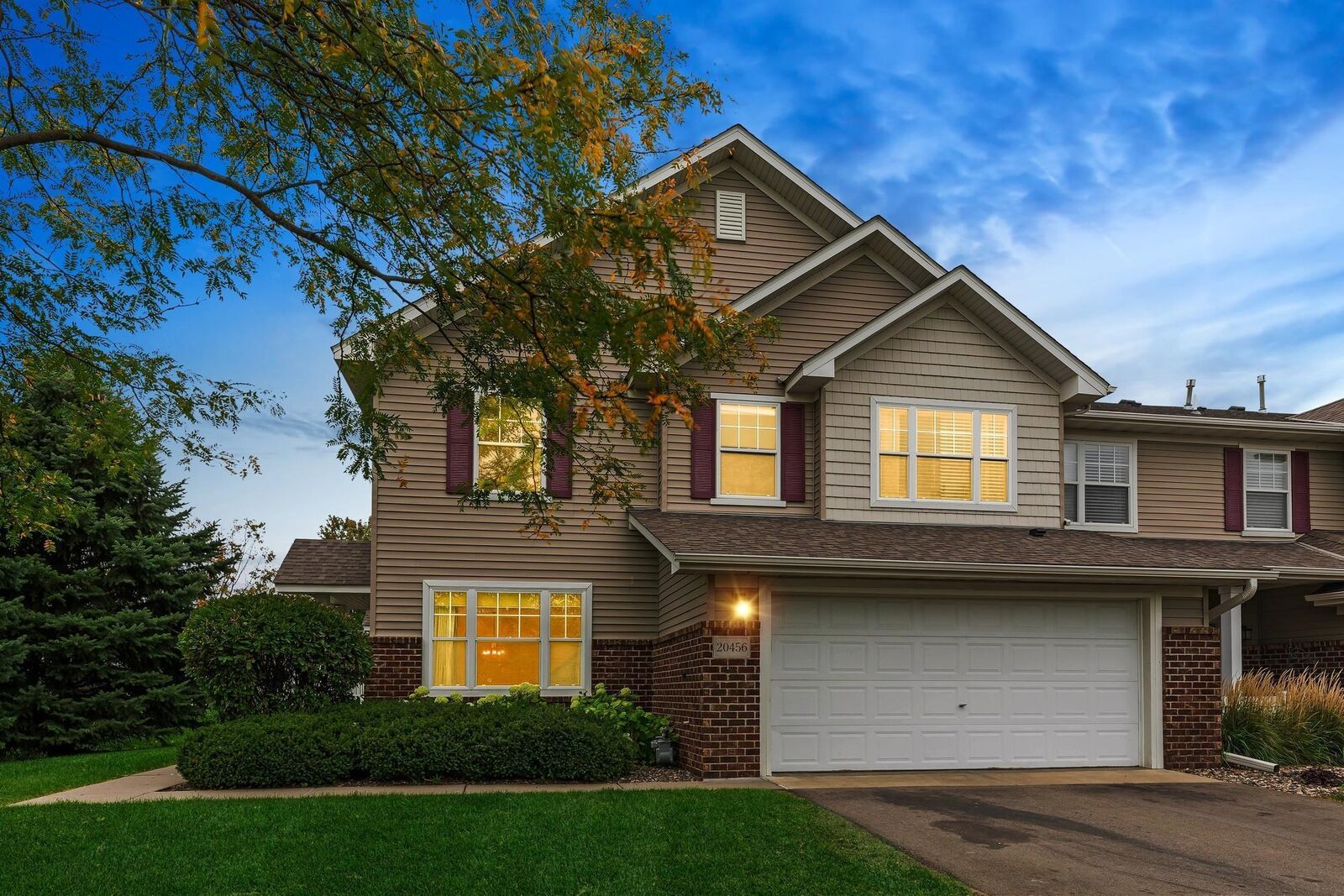 Property Photo:  20456 Kensfield Trail 1106  MN 55044 