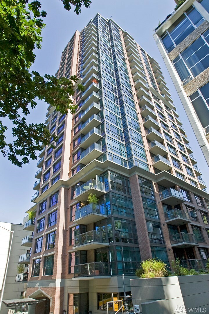 Property Photo:  1420 Terry Ave #1607  WA 98101 