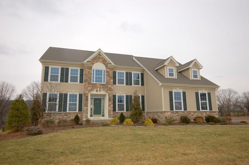 Property Photo:  42 Highlands Way  NJ 08865 