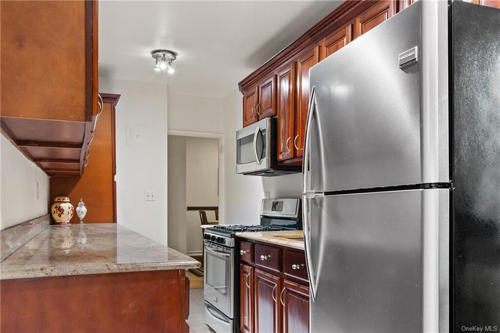 Property Photo:  29 Abeel Street 3A  NY 10705 