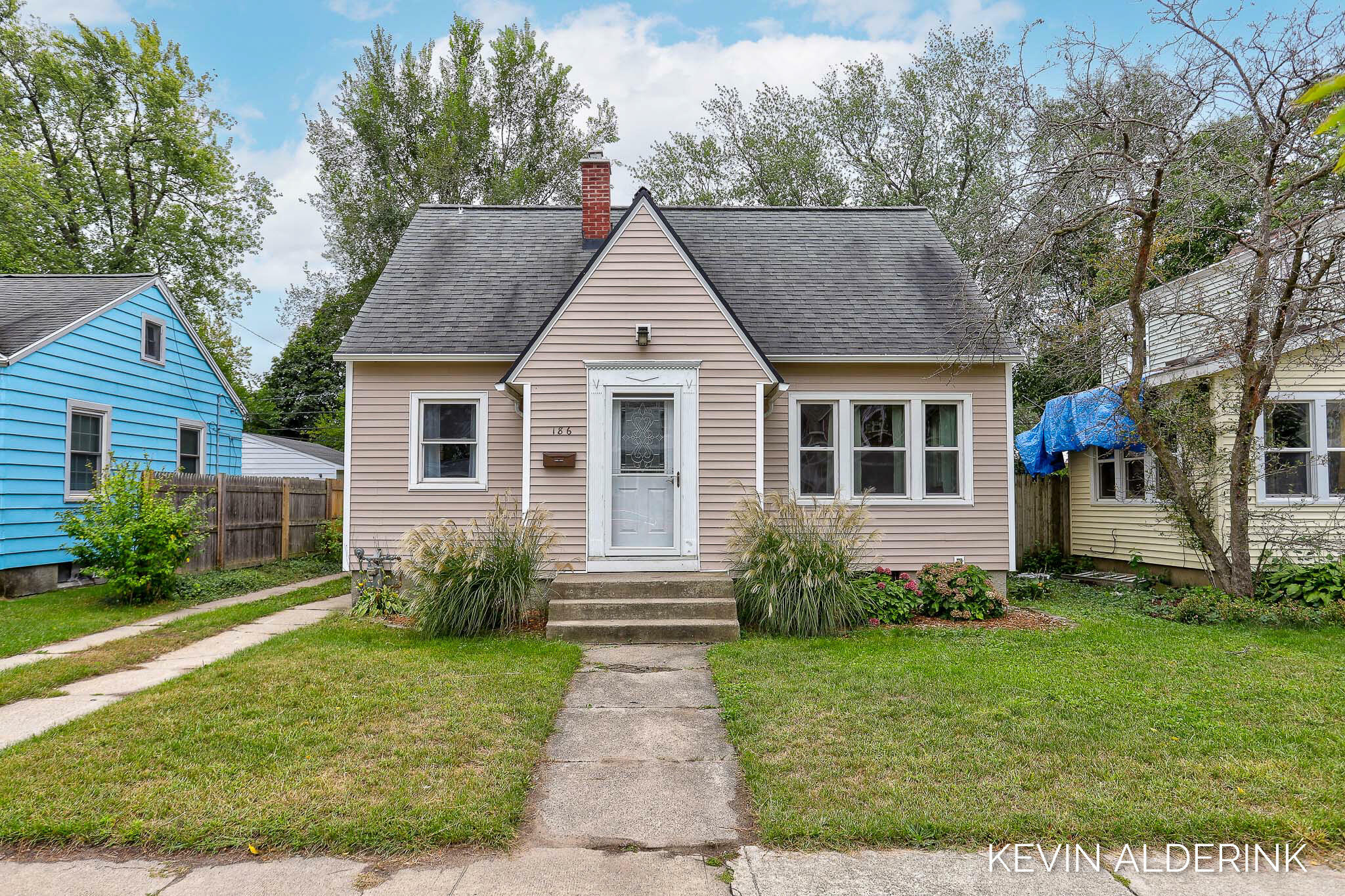 Property Photo: 186 W 20th Street MI 49423