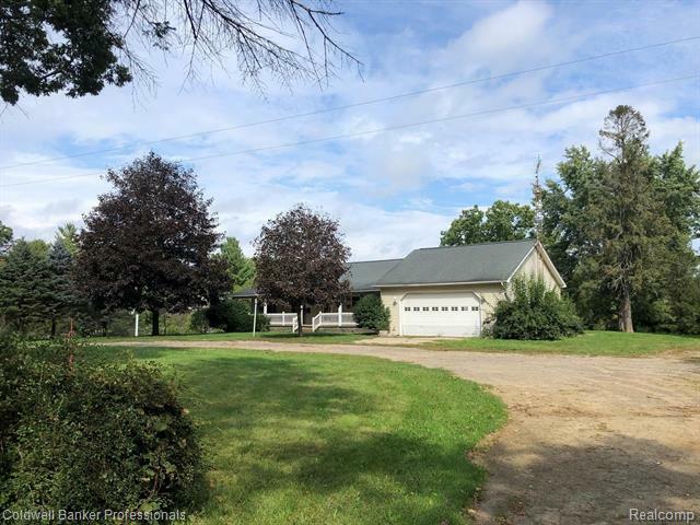 Property Photo: 3492 McKeen Lake Road MI 48421