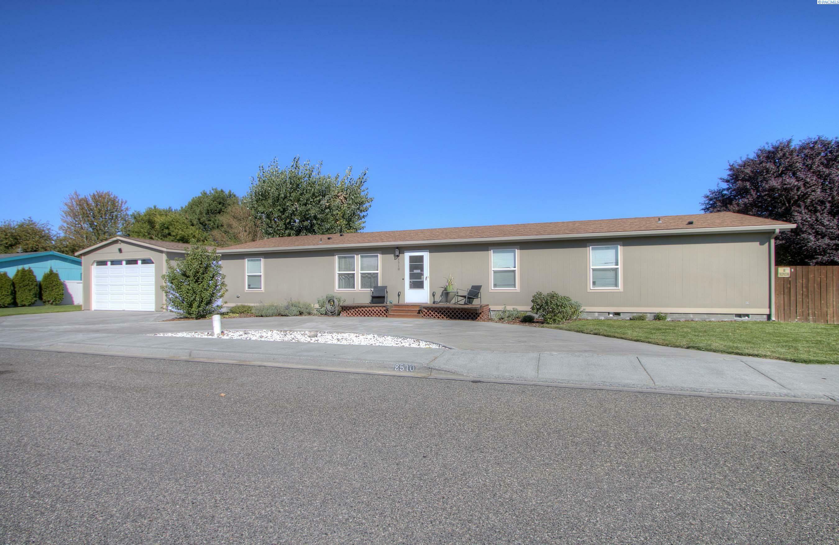 Property Photo:  8510 W Yellowstone Ave  WA 99336 