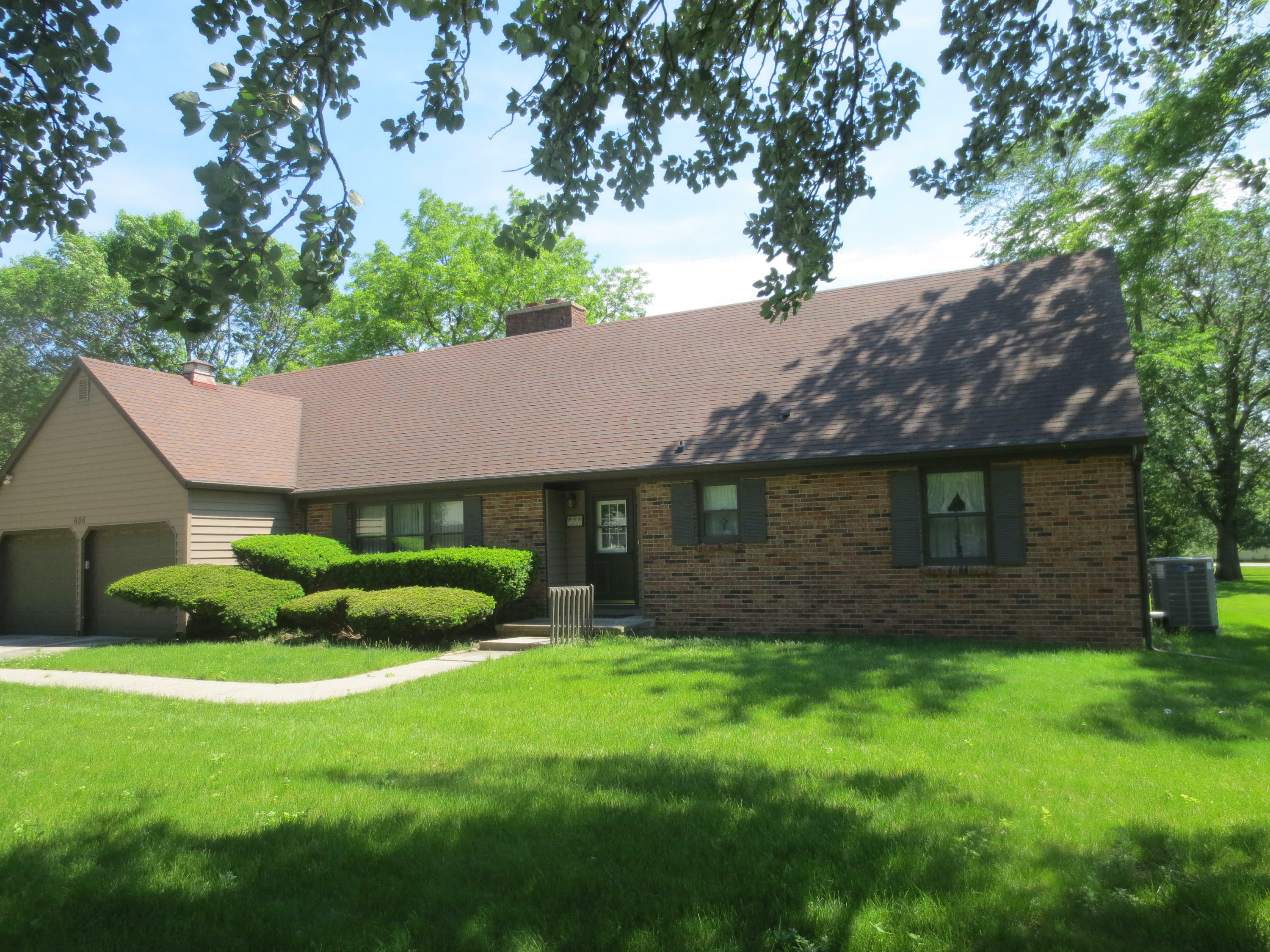 Property Photo:  606 5th Avenue  IA 50244 