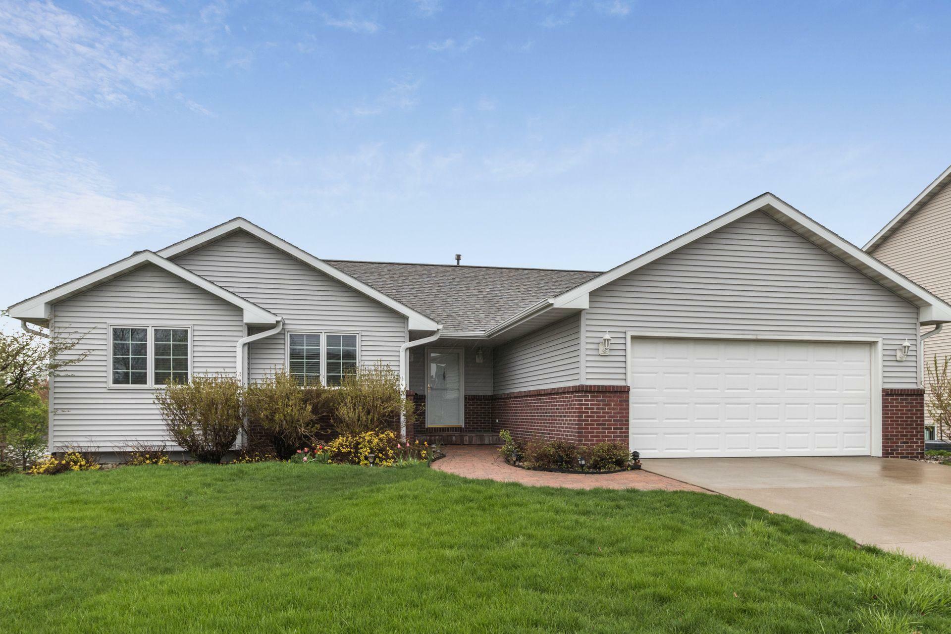 Property Photo:  5403 Cervantes Drive  IA 50014 