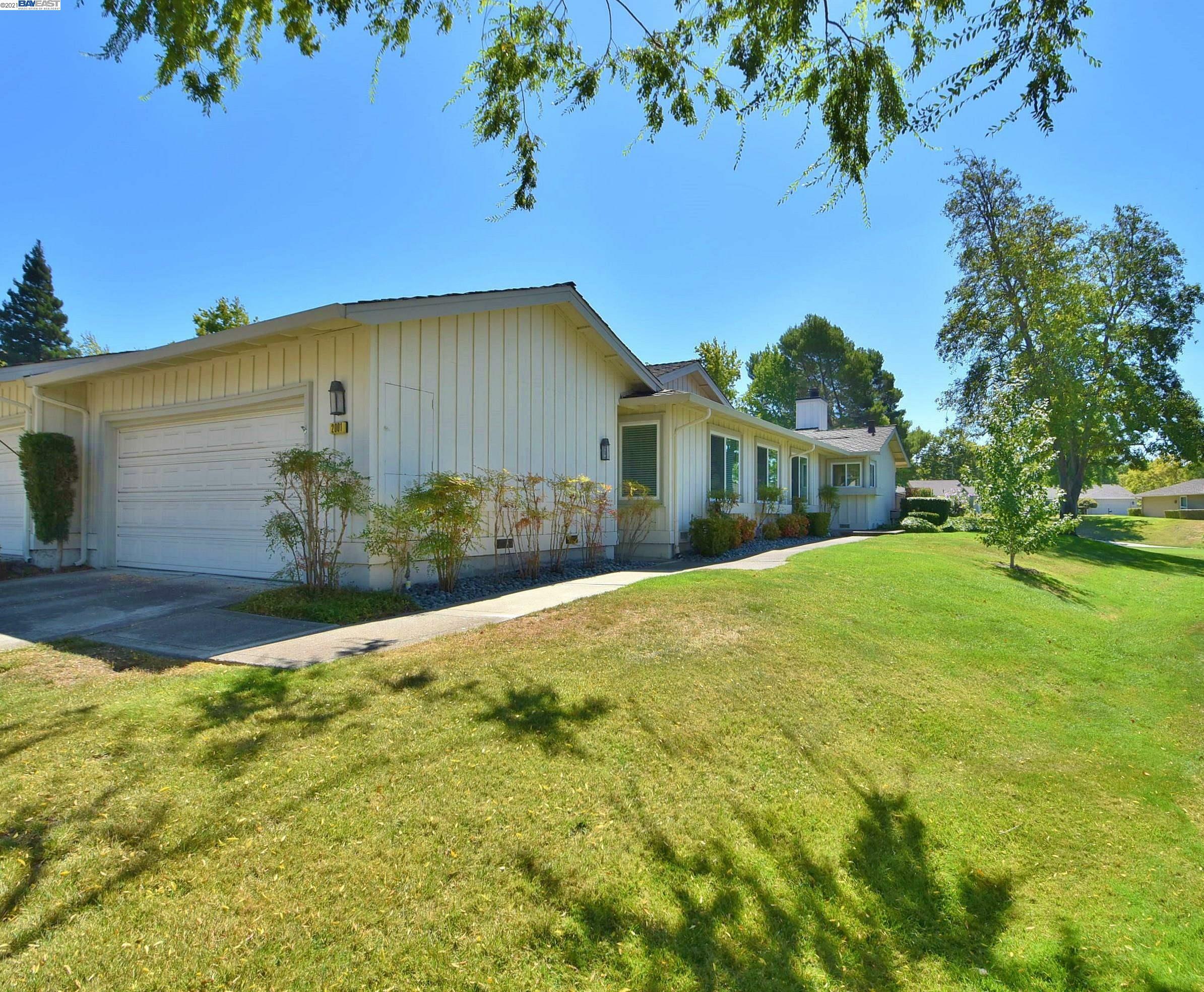 Property Photo:  2001 Rancho Verde Cirle W  CA 94526 