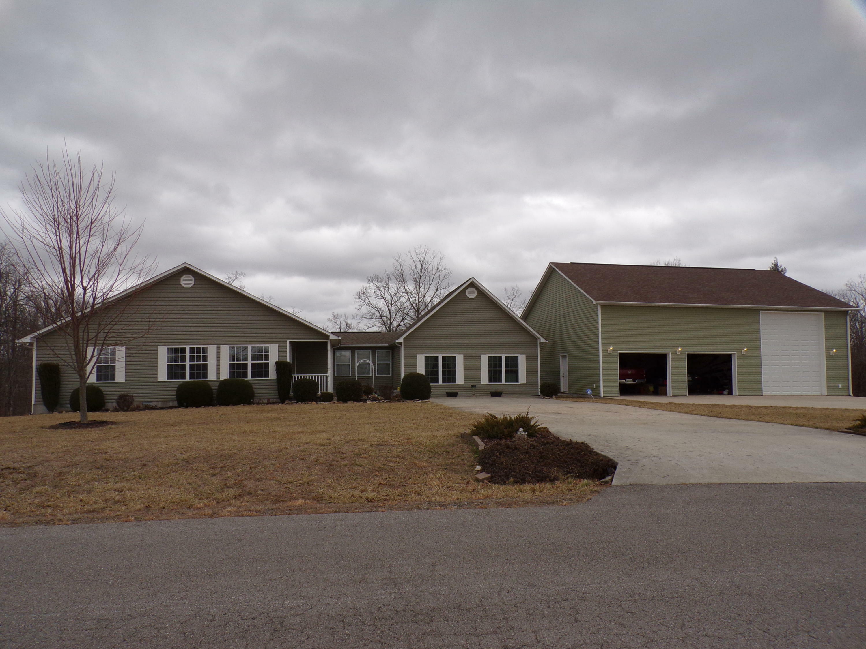 Property Photo:  813 Clear Creek Pkwy  TN 38553 