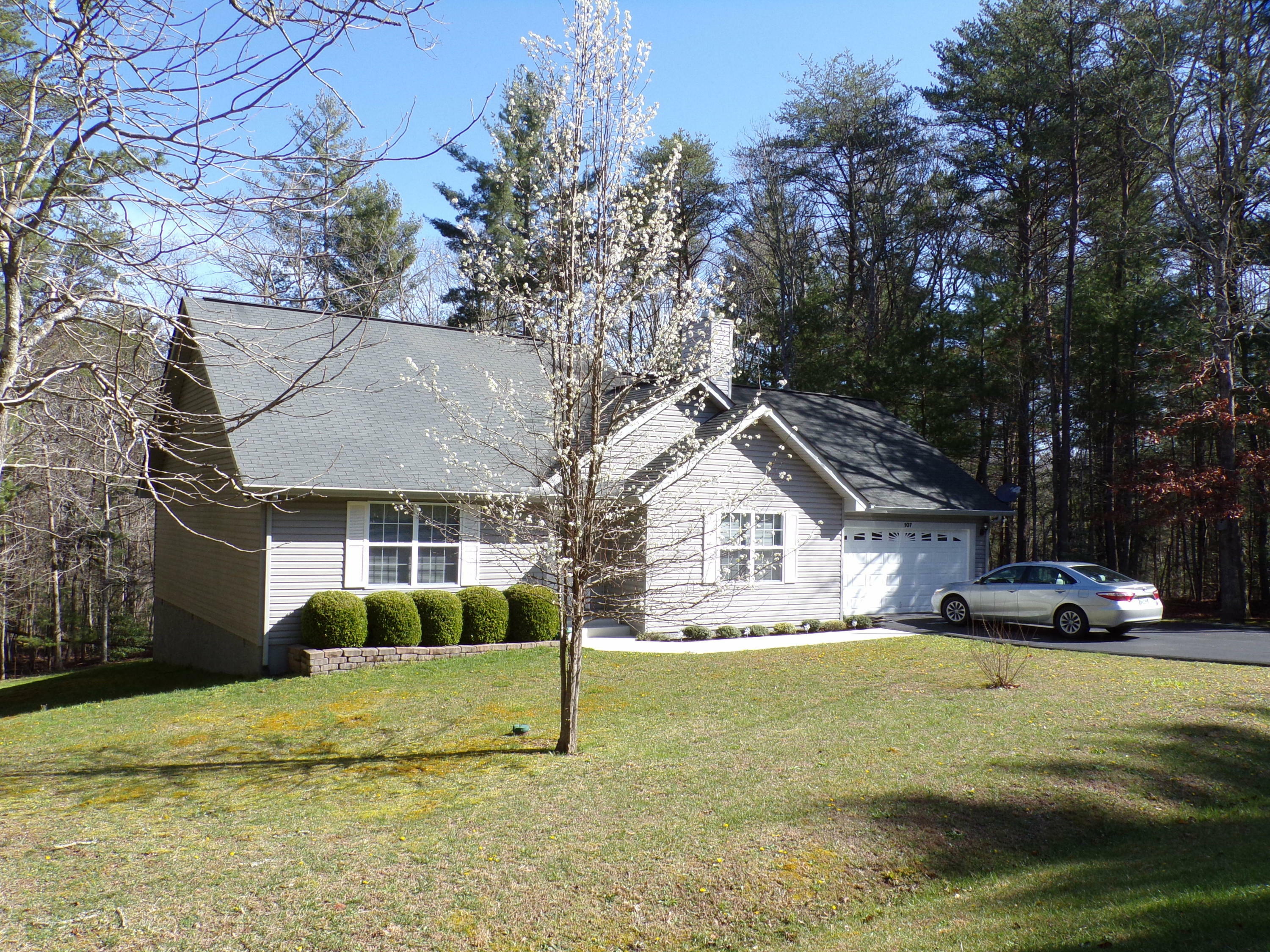 Property Photo:  107 Stratford Drive  TN 38558 