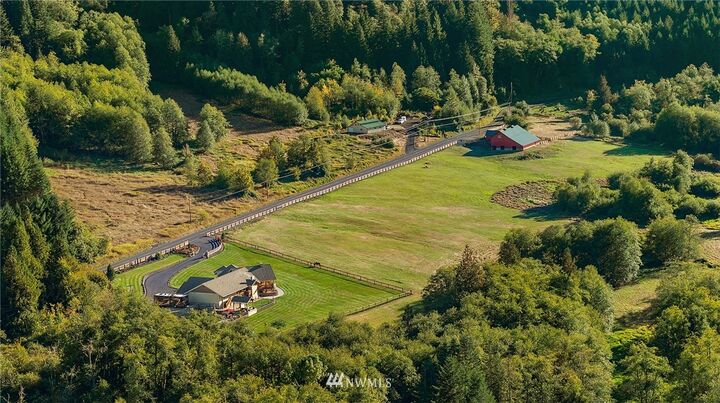 Property Photo:  401 Highland Valley Road  WA 98356 