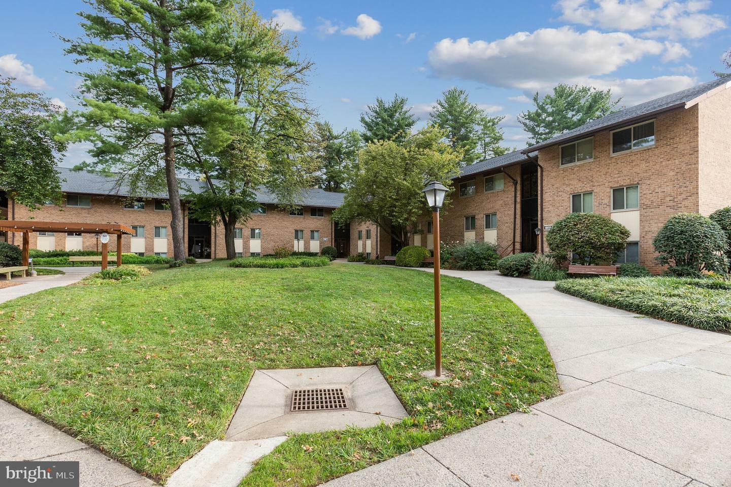 Property Photo: 18814 Walkers Choice Road 6 MD 20886