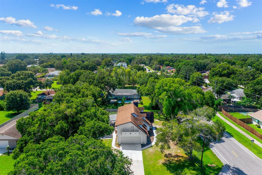 Property Photo:  3904 Meadow Creek Drive  FL 34233 