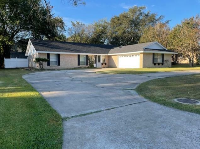 Property Photo:  1101 Tanglewood Drive  TX 75402 