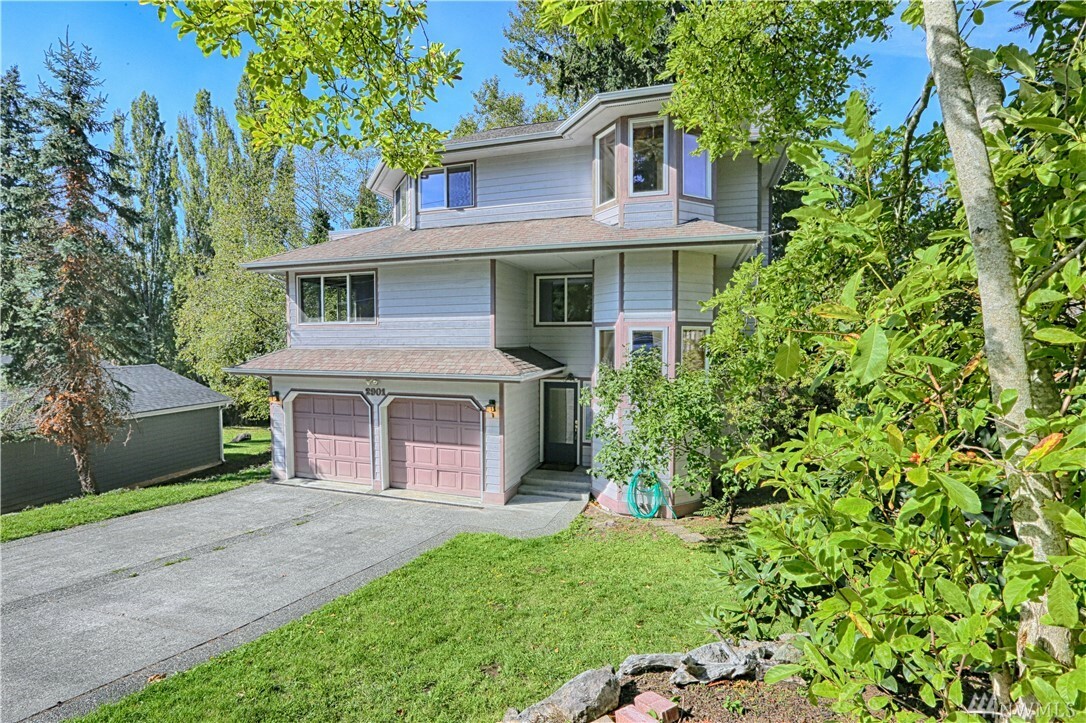 Property Photo:  2901 Sylvan St  WA 98226 