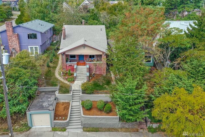 Property Photo: 1605 Martin Luther King Jr Wy WA 98122