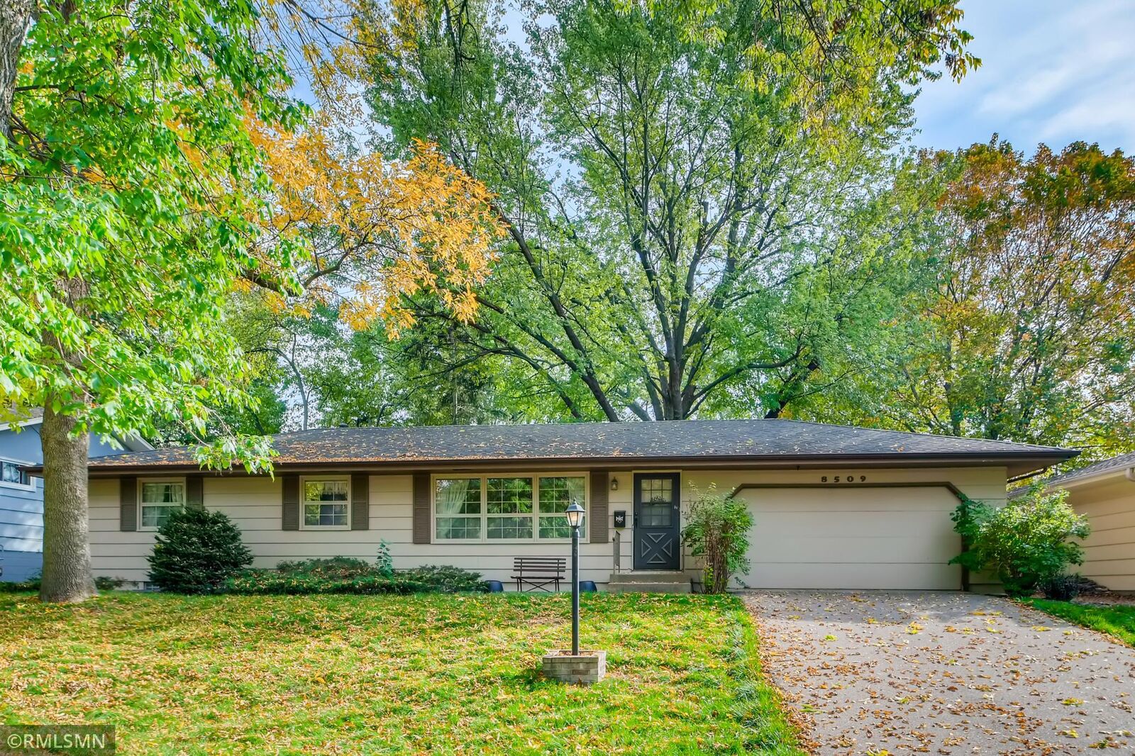 Property Photo:  8509 33rd Avenue N  MN 55427 