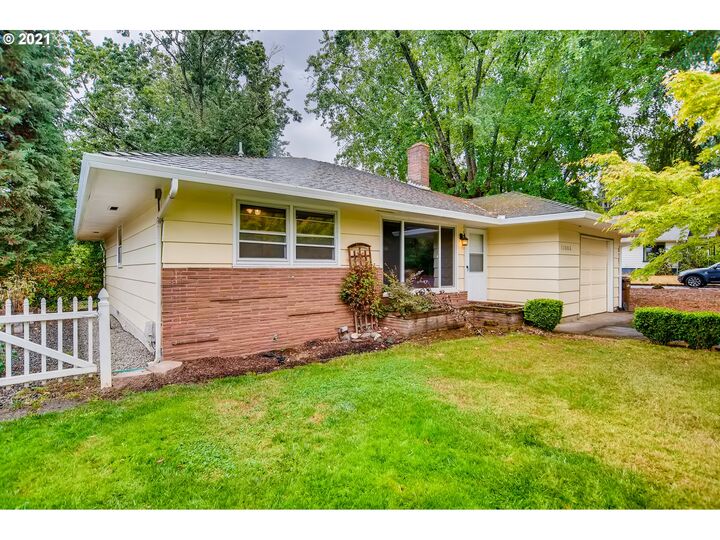 11006 SE Home Ave  Portland OR 97222 photo