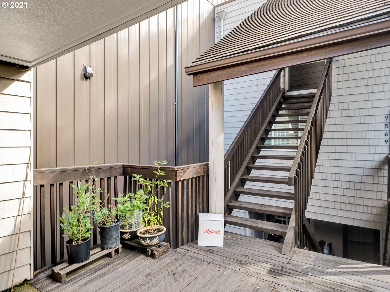 Property Photo:  7571 N Edgewater Ave  OR 97203 