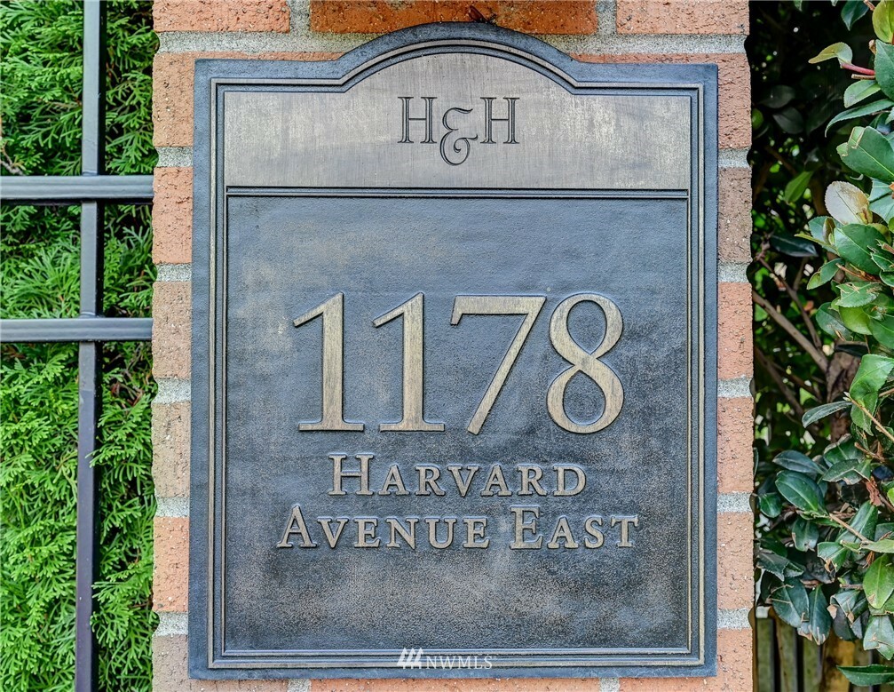 Property Photo:  1178 Harvard Avenue E 3  WA 98102 