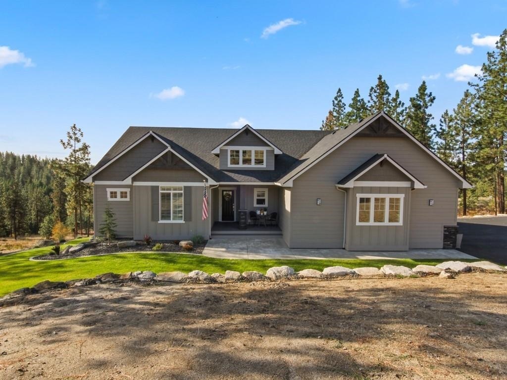 Property Photo:  5015 W Country Hills Ln  WA 99208 