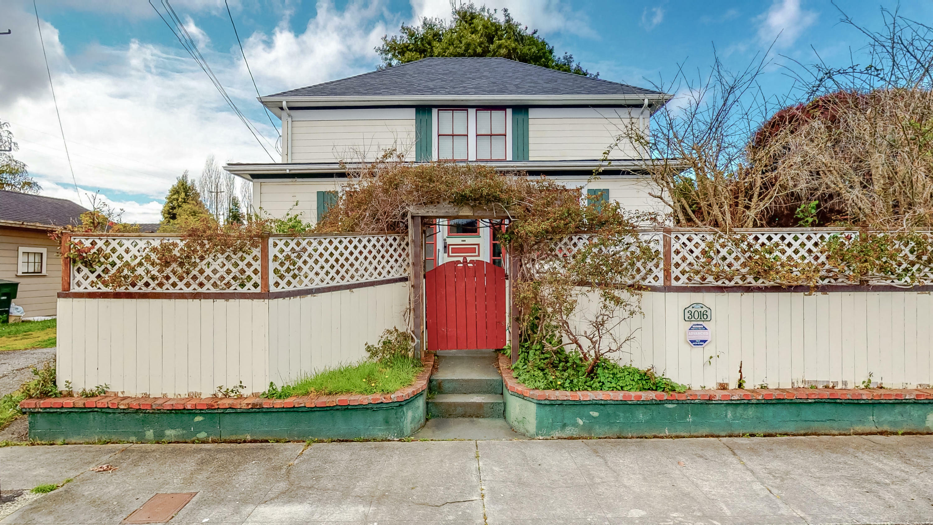 Property Photo:  3016 M Street  CA 95501 