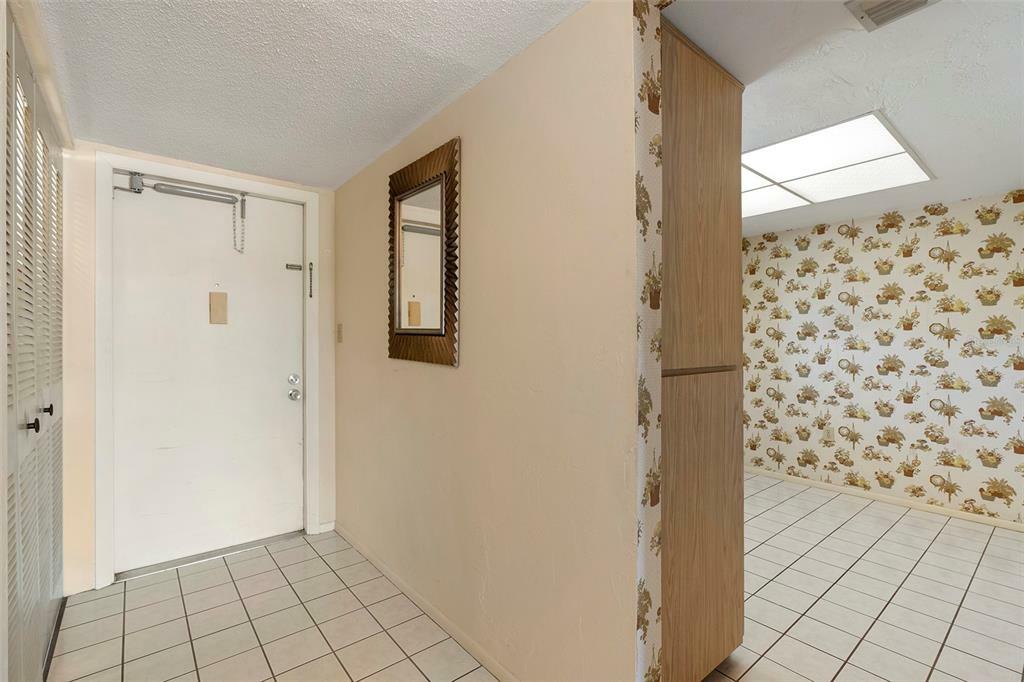 Property Photo:  9815 47th Avenue N 202  FL 33708 