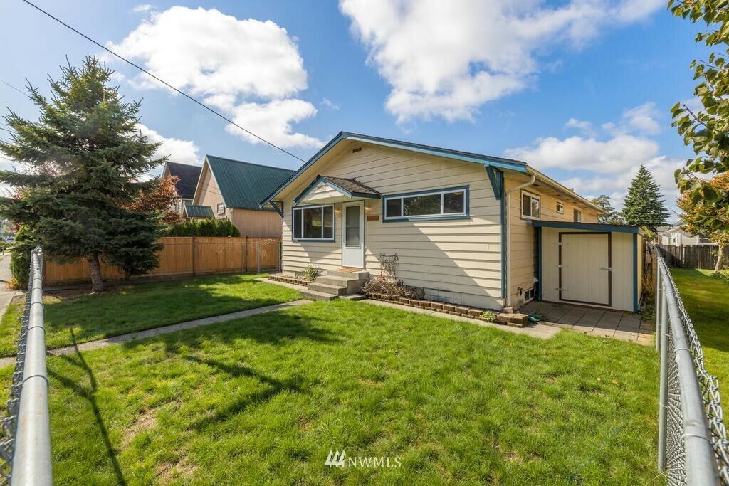 Property Photo:  140 N Blakeley St  WA 98272 